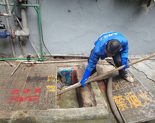 湾岭镇清掏化粪池