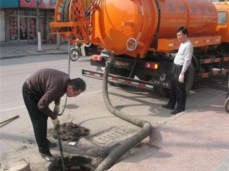 湾岭镇清掏化粪池，健康生活从这里开始